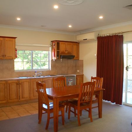 Meramie Motor Inn Albury Bagian luar foto