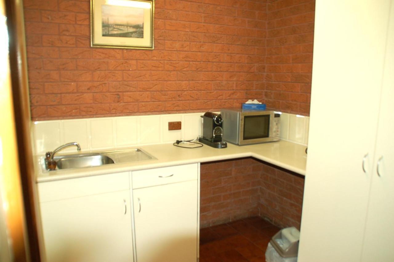 Meramie Motor Inn Albury Bagian luar foto