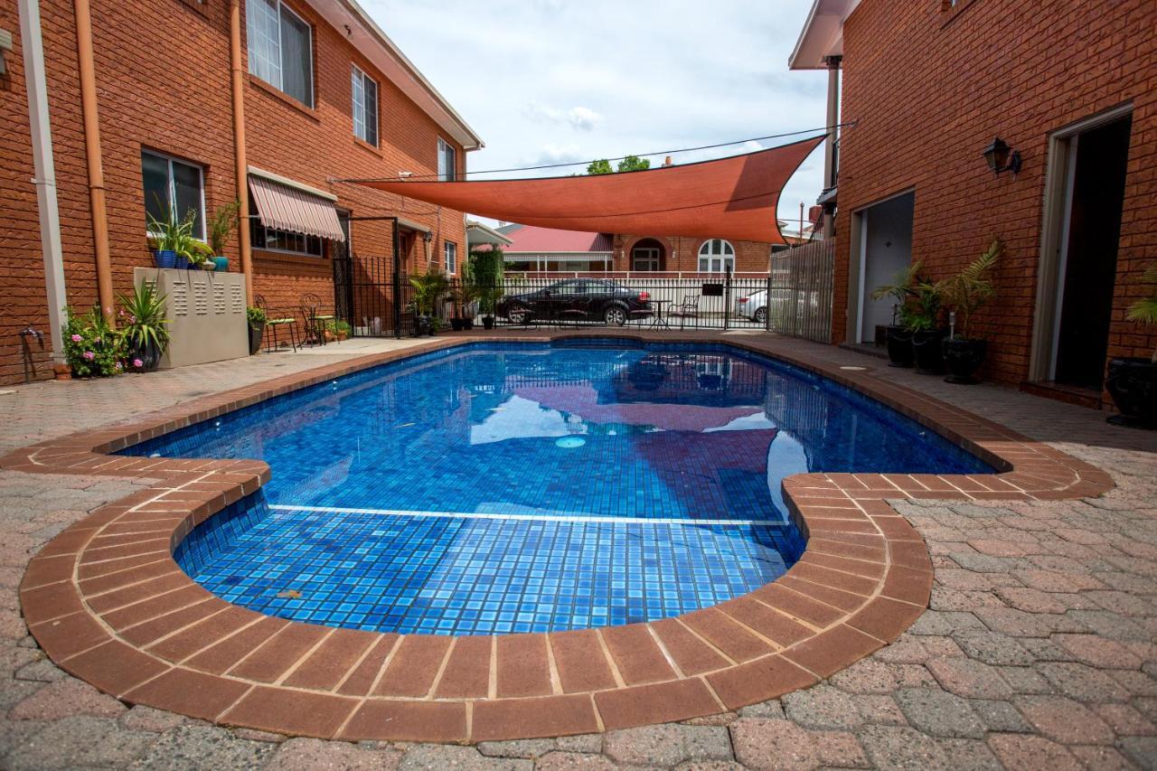 Meramie Motor Inn Albury Bagian luar foto